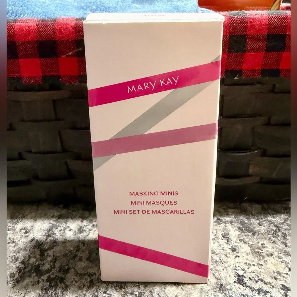 Mary Kay Masking Minis - TimeWise Renewing Gel Mask & ClearProof Charcoal Mask